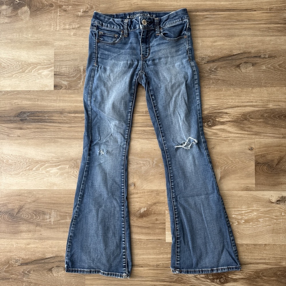 American Eagle Super Stretch Boho Flare Bottom Medium Wash Size 4 Short